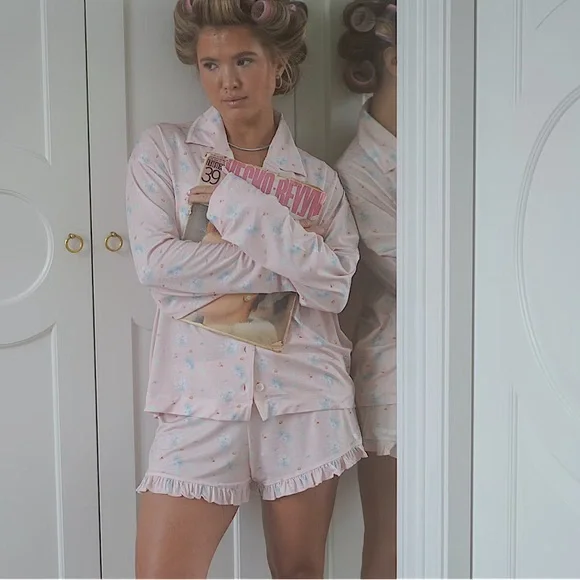 NWT Djerf Avenue 🌸SHORTS🌸 - Picture 2 of 9